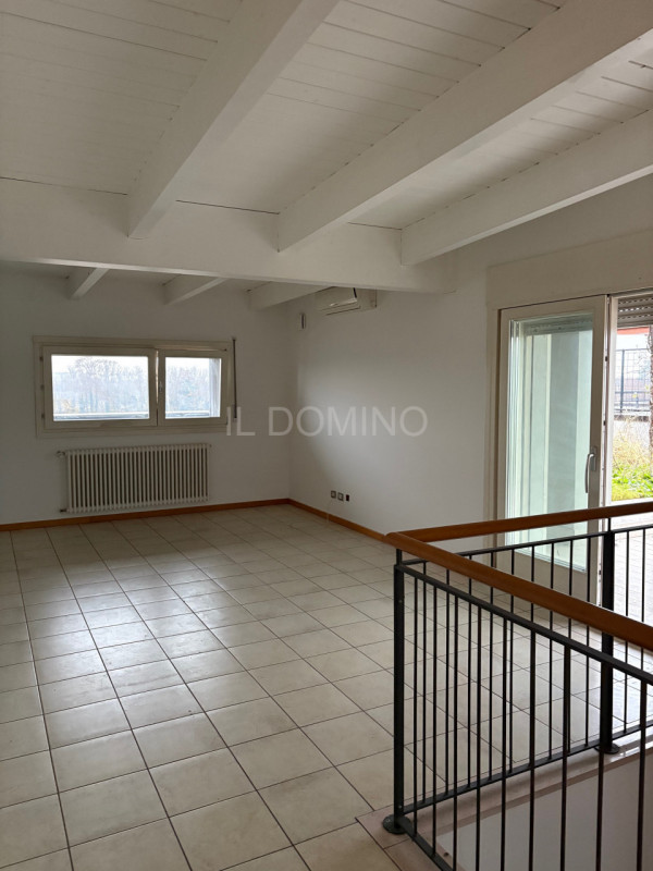 Libero da subito, ampio appartamento di recente costruzione in classe energetica A2, ubicato in z...