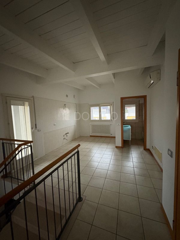 Libero da subito, ampio appartamento di recente costruzione in classe energetica A2, ubicato in z...