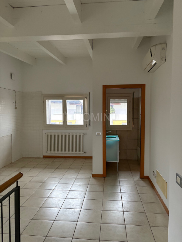 Libero da subito, ampio appartamento di recente costruzione in classe energetica A2, ubicato in z...