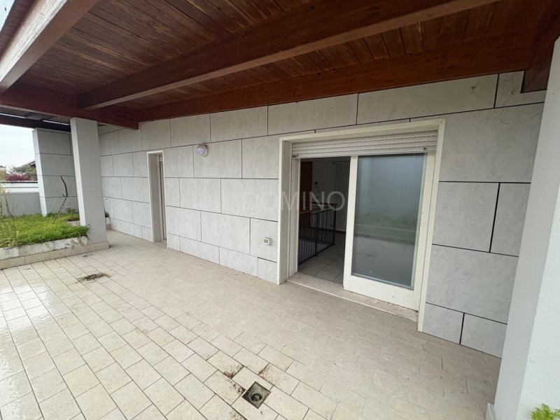 Libero da subito, ampio appartamento di recente costruzione in classe energetica A2, ubicato in z...