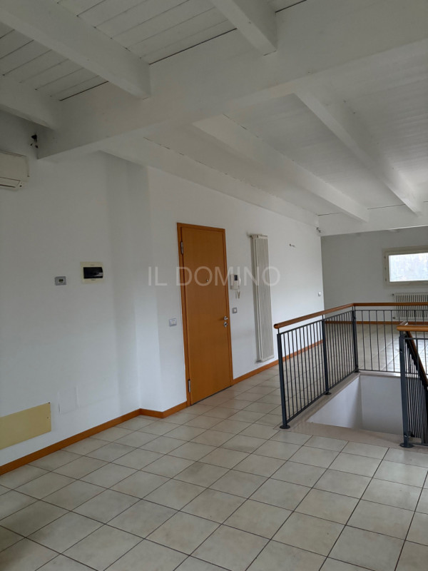 Libero da subito, ampio appartamento di recente costruzione in classe energetica A2, ubicato in z...