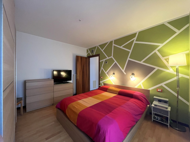 Scopri il tuo nuovo rifugio nel cuore di Creazzo! Questo splendido appartamento bicamere è dispon...