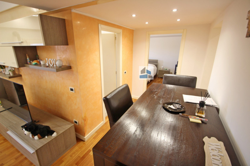 SAN DONO - Posizionato in centro paese, proponiamo elegante appartamento al secondo piano, dispon...