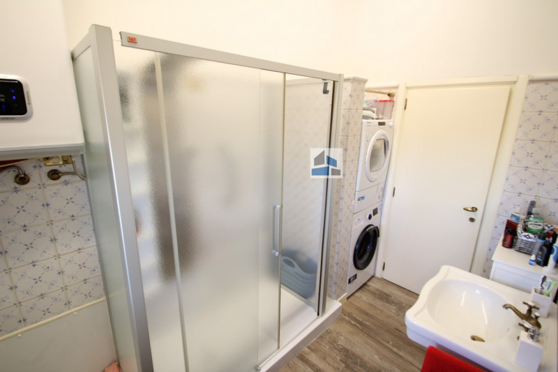 SAN DONO - Posizionato in centro paese, proponiamo elegante appartamento al secondo piano, dispon...