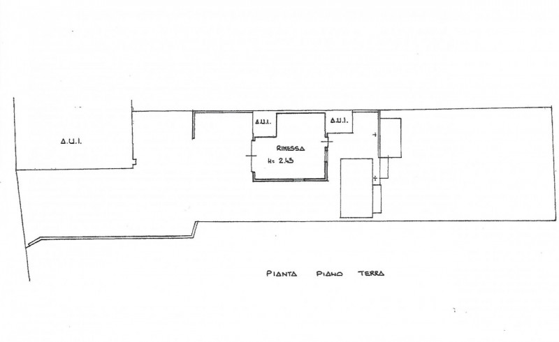 QUINTO VIC.NO, laterale di via Cesare Battisti, zona residenziale tranquilla, vendesi porzione "T...