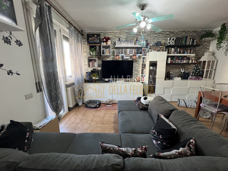 SCHIO - Magrè: In contesto condominiale tranquillo e ben abitato, appartamento BICAMERE con garag...