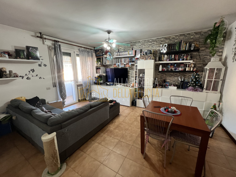 SCHIO - Magrè: In contesto condominiale tranquillo e ben abitato, appartamento BICAMERE con garag...