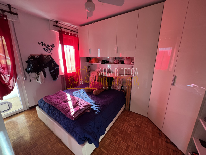 SCHIO - Magrè: In contesto condominiale tranquillo e ben abitato, appartamento BICAMERE con garag...