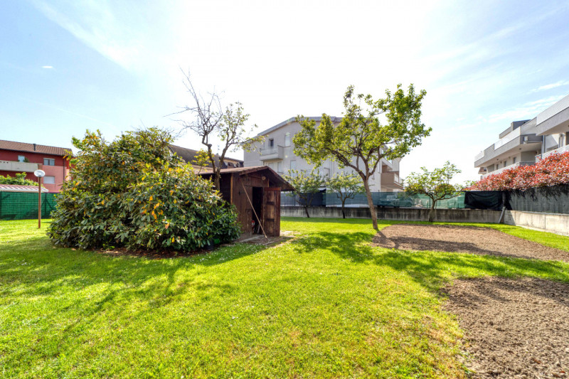 **Bifamiliare indipendente con ampio giardino a Sarmeola di Rubano – eleganza, spazi e tranquilli...