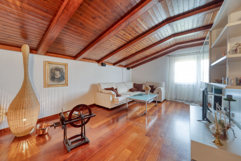 **Bifamiliare indipendente con ampio giardino a Sarmeola di Rubano – eleganza, spazi e tranquilli...