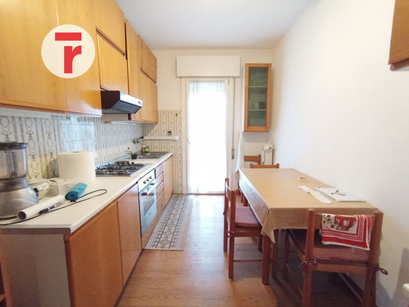 -APPARTAMENTO PER STUDENTI-

In zona Santissima Trinità, una delle aree più richieste dagli stude...