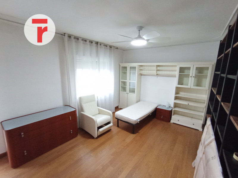 -APPARTAMENTO PER STUDENTI-

In zona Santissima Trinità, una delle aree più richieste dagli stude...