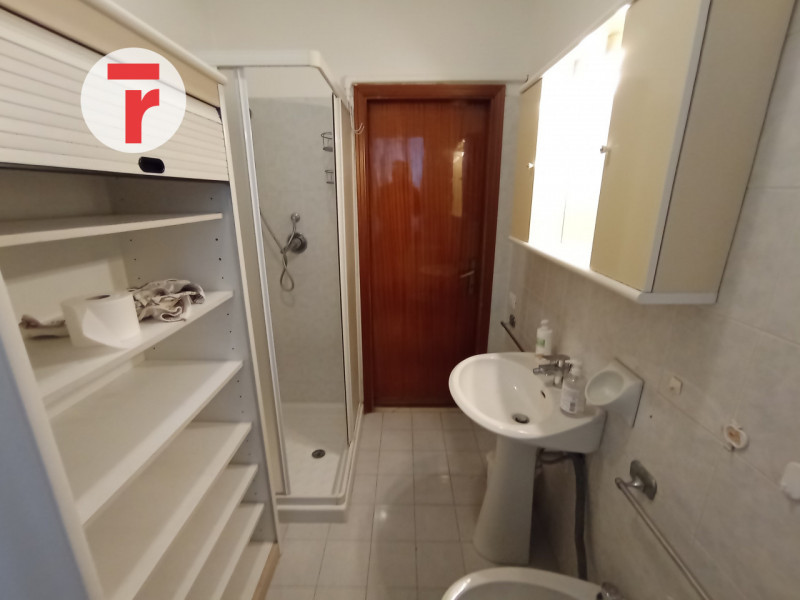 -APPARTAMENTO PER STUDENTI-

In zona Santissima Trinità, una delle aree più richieste dagli stude...