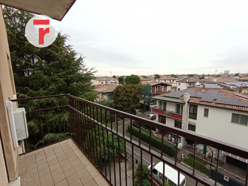 -APPARTAMENTO PER STUDENTI-

In zona Santissima Trinità, una delle aree più richieste dagli stude...