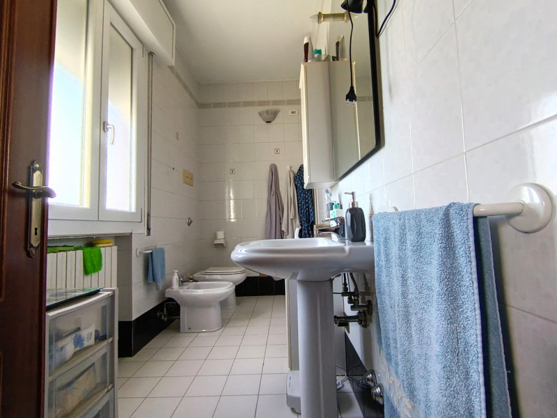 Rif. BRU234
Proponiamo in vendita una splendida porzione di bifamiliare con ingresso indipendente...