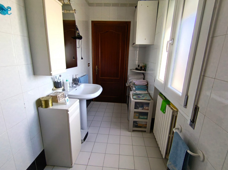 Rif. BRG234
Proponiamo in vendita una splendida porzione di bifamiliare con ingresso indipendente...