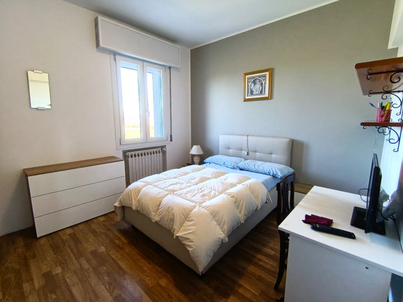 Rif. BRU234
Proponiamo in vendita una splendida porzione di bifamiliare con ingresso indipendente...