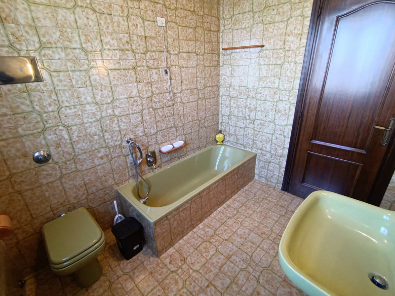 Rif. BRG234
Proponiamo in vendita una splendida porzione di bifamiliare con ingresso indipendente...