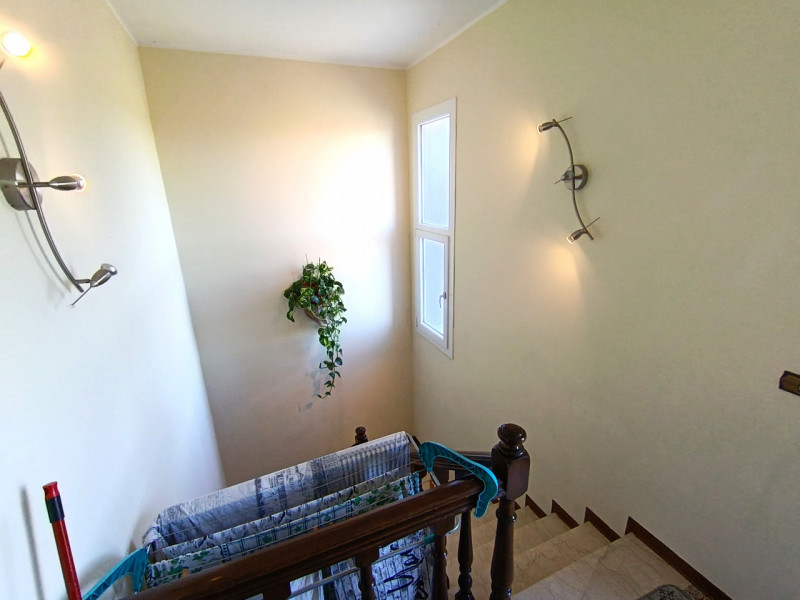 Rif. BRU234
Proponiamo in vendita una splendida porzione di bifamiliare con ingresso indipendente...