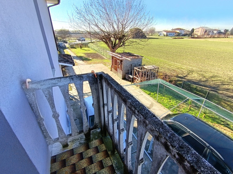 Rif. BRG234
Proponiamo in vendita una splendida porzione di bifamiliare con ingresso indipendente...