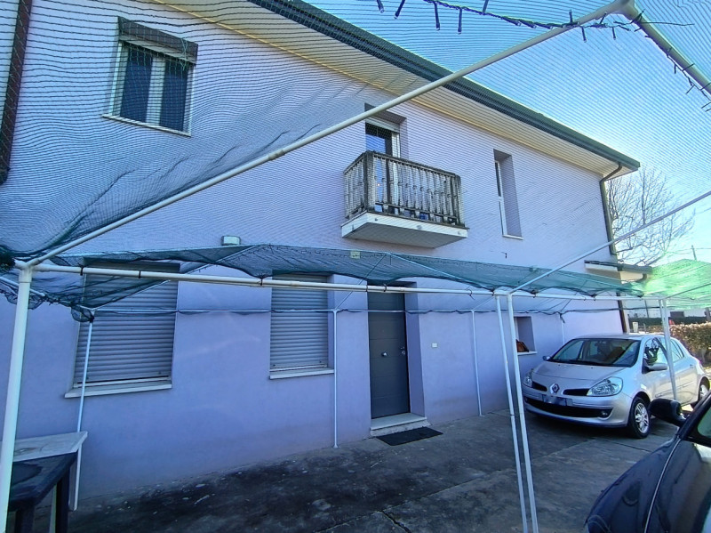 Rif. BRU234
Proponiamo in vendita una splendida porzione di bifamiliare con ingresso indipendente...