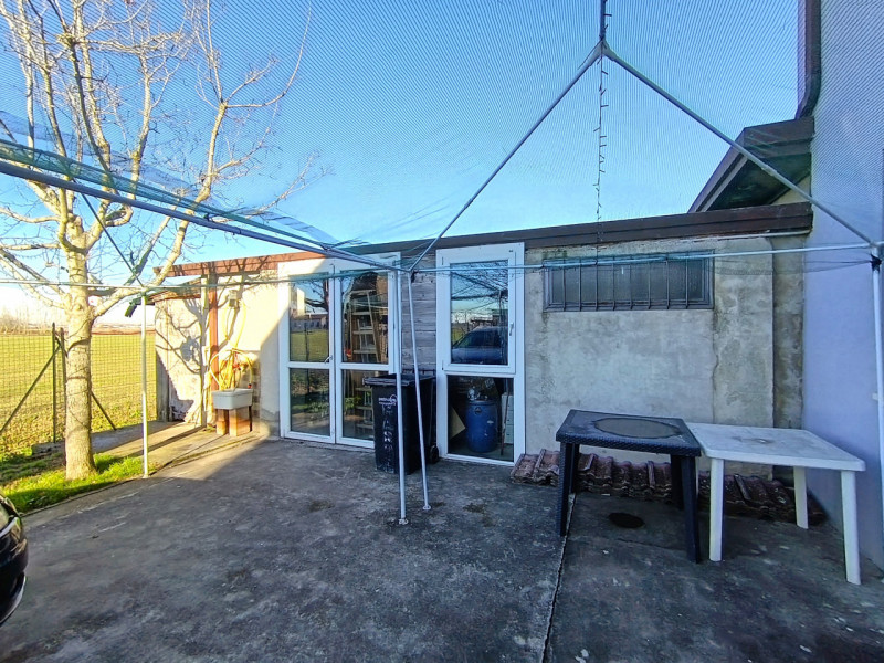 Rif. BRU234
Proponiamo in vendita una splendida porzione di bifamiliare con ingresso indipendente...