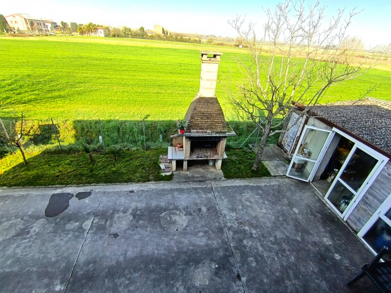 Rif. BRG225
Proponiamo in vendita una splendida porzione di bifamiliare con ingresso indipendente...