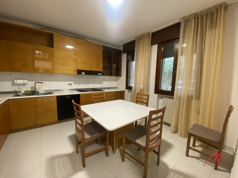 In porzione di bifamiliare proponiamo stanze singole in affitto per studenti o lavoratori, di amp...