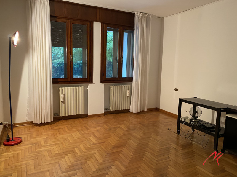 In porzione di bifamiliare proponiamo stanze singole in affitto per studenti o lavoratori, di amp...