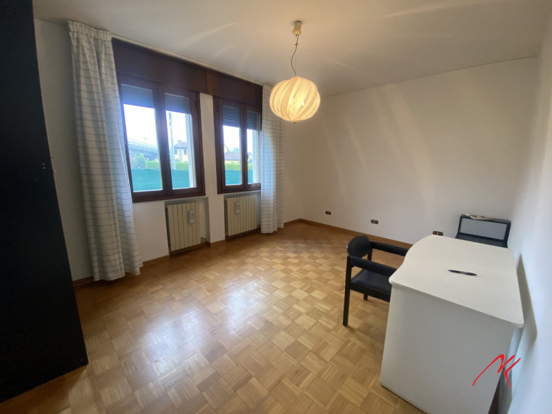 In porzione di bifamiliare proponiamo stanze singole in affitto per studenti o lavoratori, di amp...