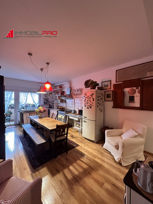 In zona Quartiere Rossi, tra le più ricercate e comode al centro città e a tutti i servizi, propo...