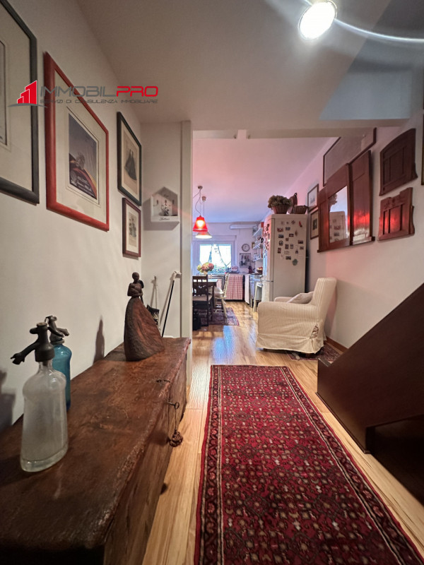 In zona Quartiere Rossi, tra le più ricercate e comode al centro città e a tutti i servizi, propo...