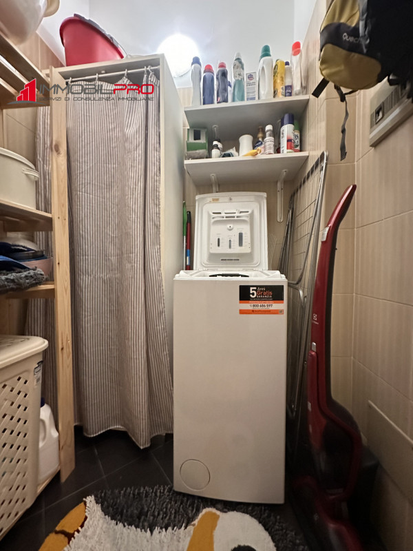 In zona Quartiere Rossi, tra le più ricercate e comode al centro città e a tutti i servizi, propo...