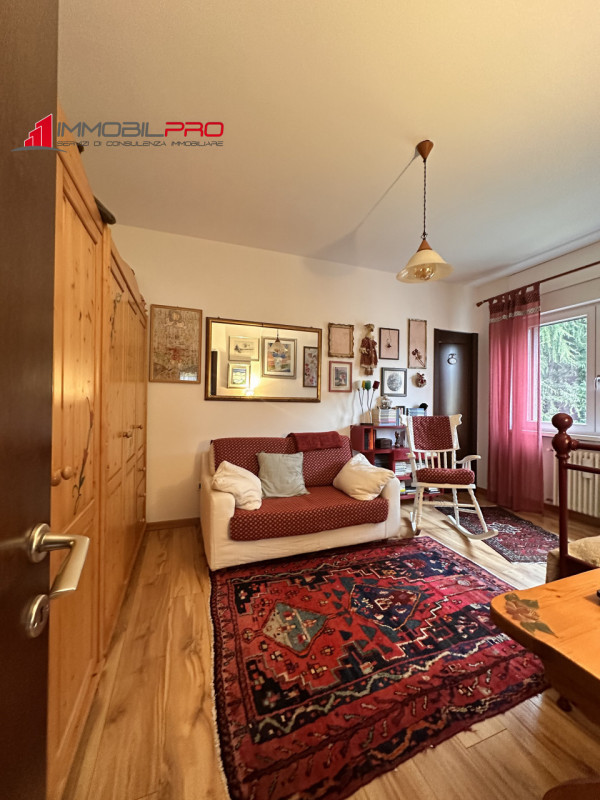 In zona Quartiere Rossi, tra le più ricercate e comode al centro città e a tutti i servizi, propo...