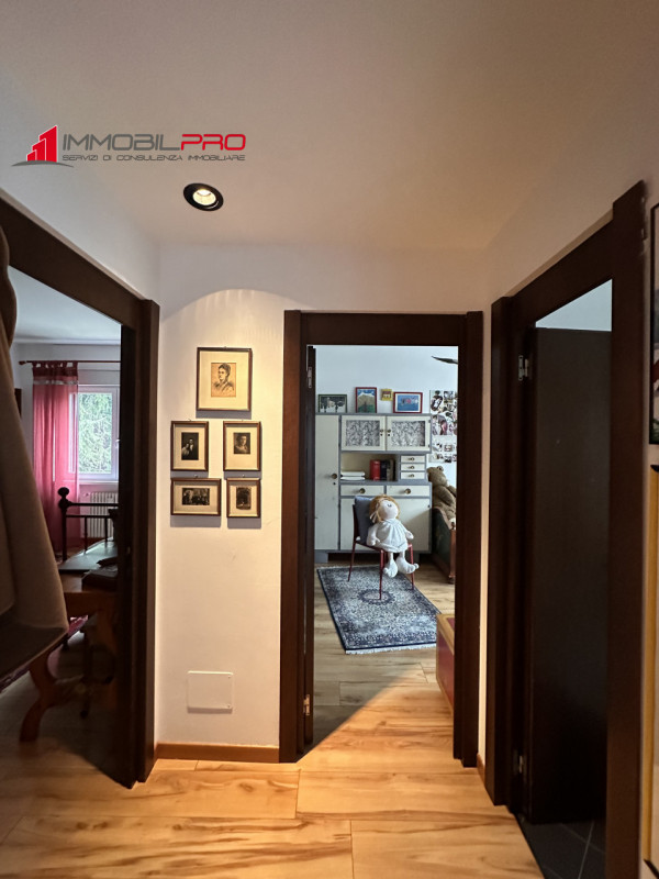 In zona Quartiere Rossi, tra le più ricercate e comode al centro città e a tutti i servizi, propo...