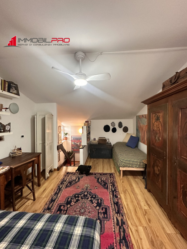 In zona Quartiere Rossi, tra le più ricercate e comode al centro città e a tutti i servizi, propo...