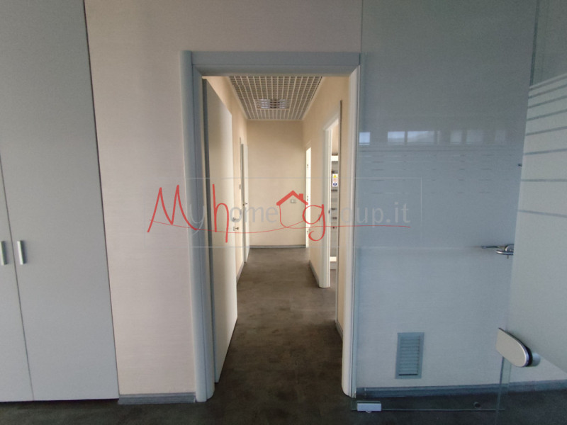 PONTE SAN NICOLO&#39; (RIF: NEG1748-R) Situato nel cuore di Ponte San Nicolò, proponiamo in vendita u...