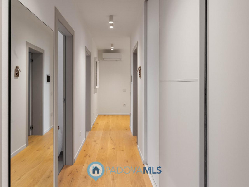 Immobile in esclusiva al Gruppo Padova MLS
Nel cuore del prestigioso quartiere di Borgoricco a Pa...