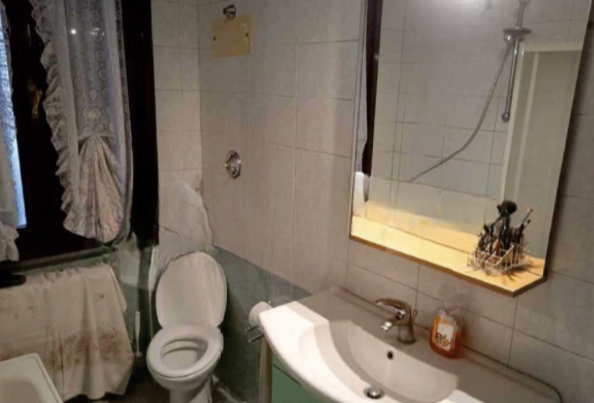 Rif. A.A.441-232

Vendita all'asta - Negozio e appartamenti in data 29 gennaio 2026

Descrizione ...