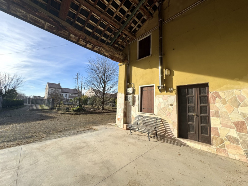 CASA INDIPENDENTE CON GIARDINO

Trattative riservate Immobiliare Unica Colceresa via Marconi 2 - ...