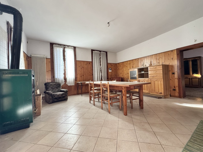 CASA INDIPENDENTE CON GIARDINO

Trattative riservate Immobiliare Unica Colceresa via Marconi 2 - ...