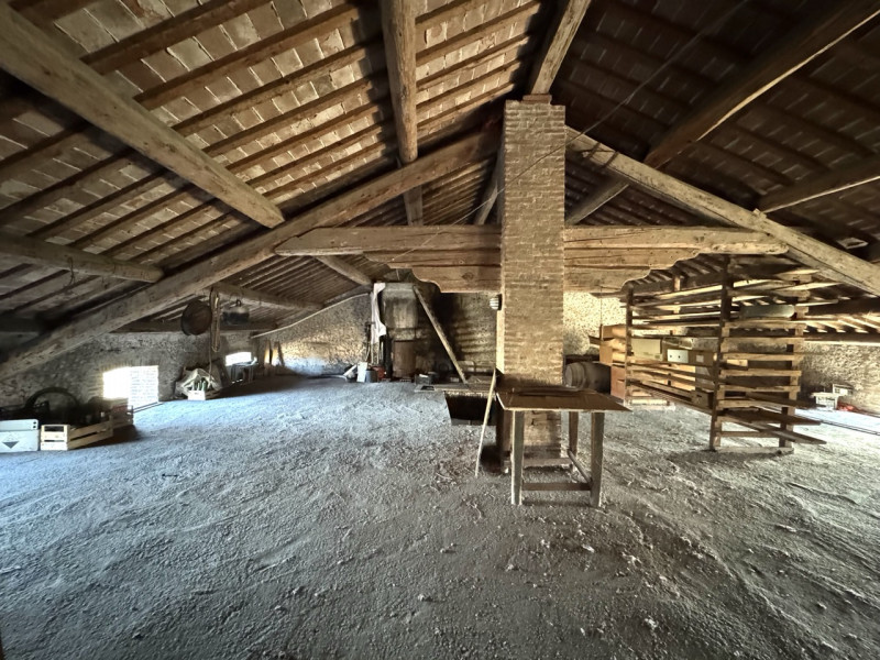 CASA INDIPENDENTE CON GIARDINO

Trattative riservate Immobiliare Unica Colceresa via Marconi 2 - ...