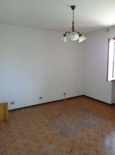 Rif. A.A.261-11

Vendita all'asta - fabbricato residenziale su 2 livelli in data 29 gennaio 2026
...