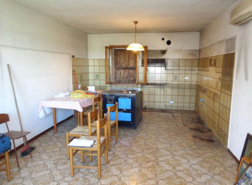 Rif. A.A.261-11

Vendita all'asta - fabbricato residenziale su 2 livelli in data 29 gennaio 2026
...