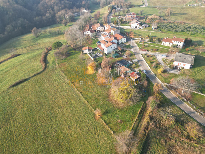 MONTE DI MALO: In zona collinare di nuova lottizzazione TERRENO EDIFICABILE residenziale ideale p...