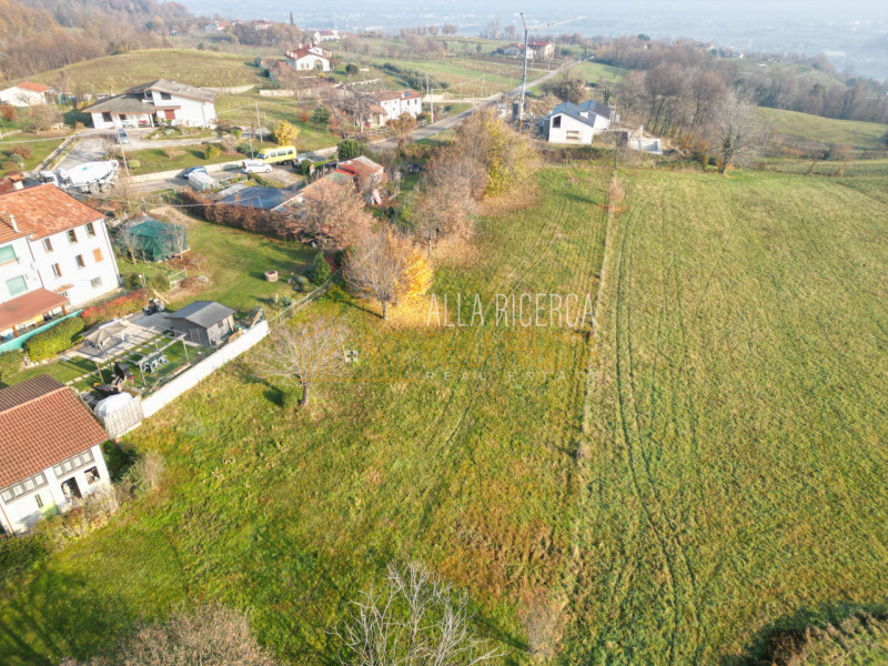 MONTE DI MALO: In zona collinare di nuova lottizzazione TERRENO EDIFICABILE residenziale ideale p...
