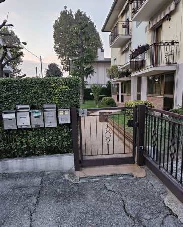 Rif. A.A.289-24

Vendita all'asta - appartamento al 1° piano con garage in data 30 gennaio 2026

...