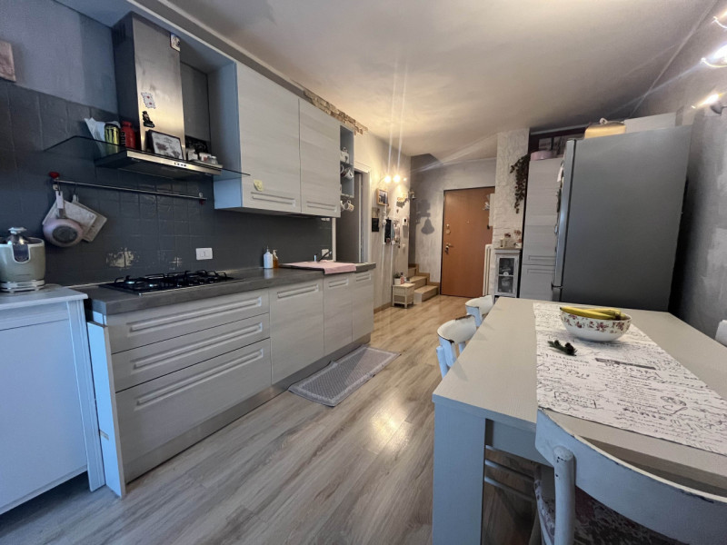 RIF:OM41 MESTRINO CENTRO Proponiamo in vendita in zona centrale curato appartamento servito da as...