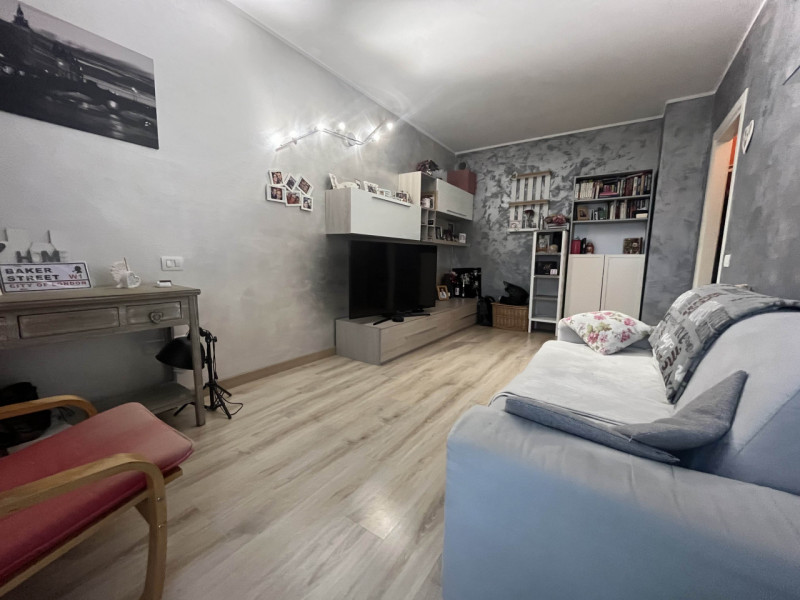 RIF:OM41 MESTRINO CENTRO Proponiamo in vendita in zona centrale curato appartamento servito da as...