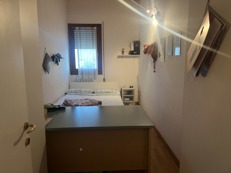 RIF:OM41 MESTRINO CENTRO Proponiamo in vendita in zona centrale curato appartamento servito da as...